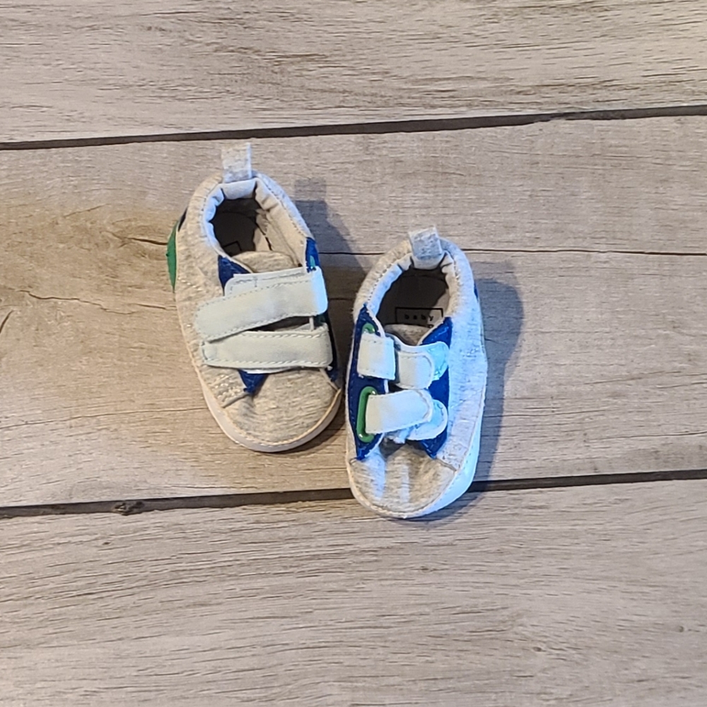 🍦Baby gap cloth sneakers🪅